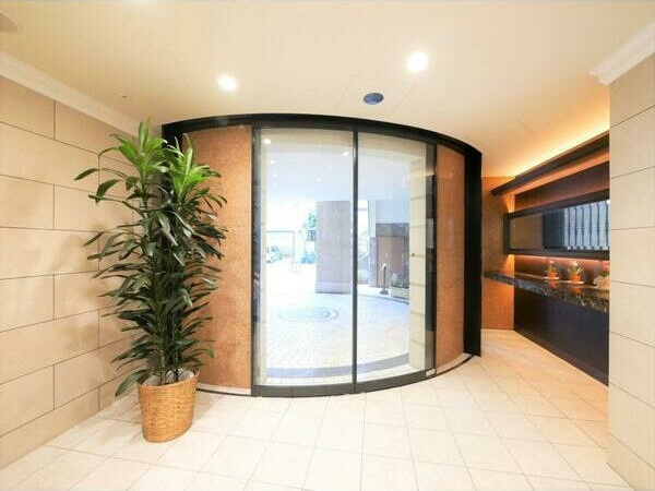 イグレック南本町　BRAVI不動産のロビー