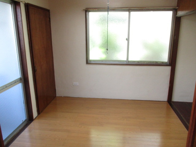 【洋室】 | 屋比久荘