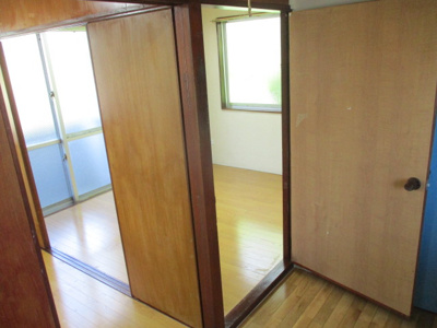 【洋室】 | 屋比久荘