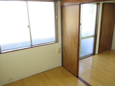 【洋室】 | 屋比久荘