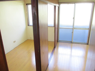 【洋室】 | 屋比久荘