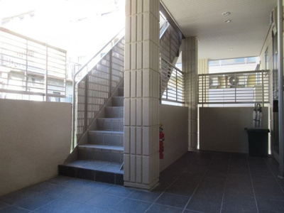 【ロビー】 | ジュフレール プレミア（放出賃貸） | 建物の内部です