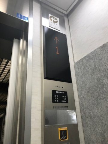 第二鈴丸ビルのエントランス
