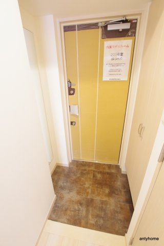 スプランディッド新大阪キャトル　仲介手数料無料の玄関
