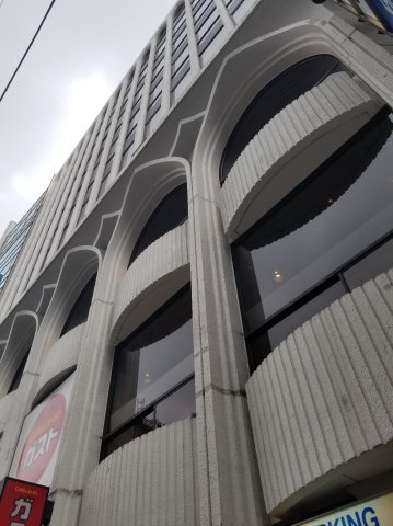 ほうらいやビルの外観