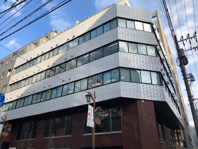 八丁堀FRONTの外観