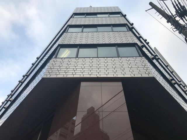 八丁堀FRONTの外観