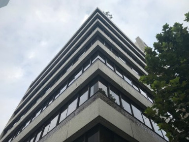 鈴丸ビルの外観