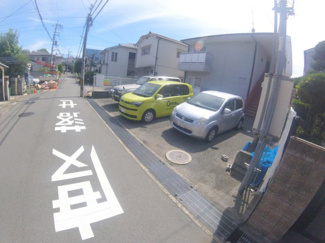 【駐車場】
