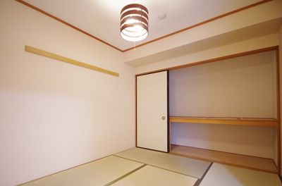 【和室】 | グランシャリオ久地 | 南向き和室6帖☆押入れがあります♪寝具をすっきり収納できるので和室は寝室にもオススメ☆