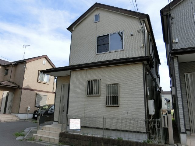 千葉市花見川区作新台５丁目　中古戸建　平成２０年建築　カースペース２台の外観