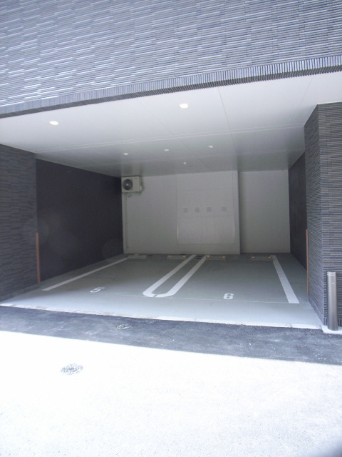 サヴォイ博多スーペリア　9階の駐車場