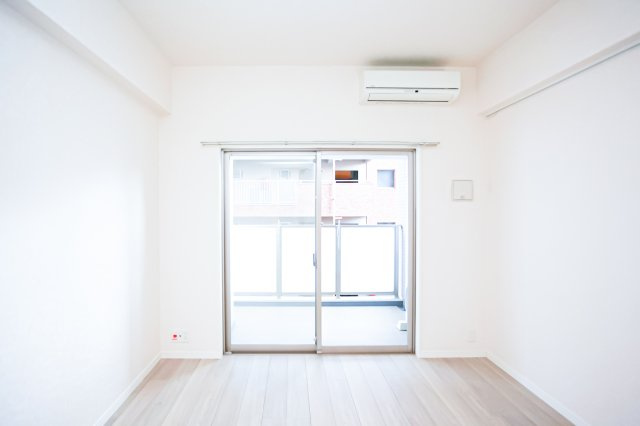 サヴォイ博多スーペリア　9階の居間・リビング|別号室のものです。現状優先になります。