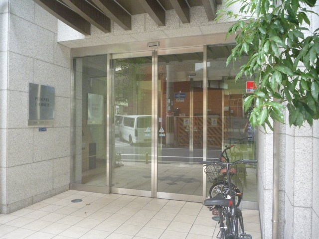 PHOENIX日本橋高津 BRAVI不動産のエントランス|清潔なエントランスです