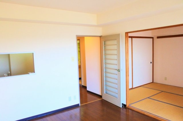 ダイアパレス千葉東金の居間・リビング