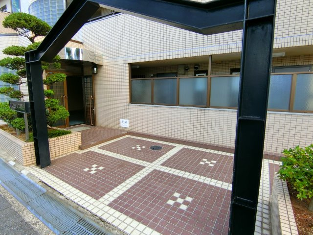 エクセランス福田のエントランス
