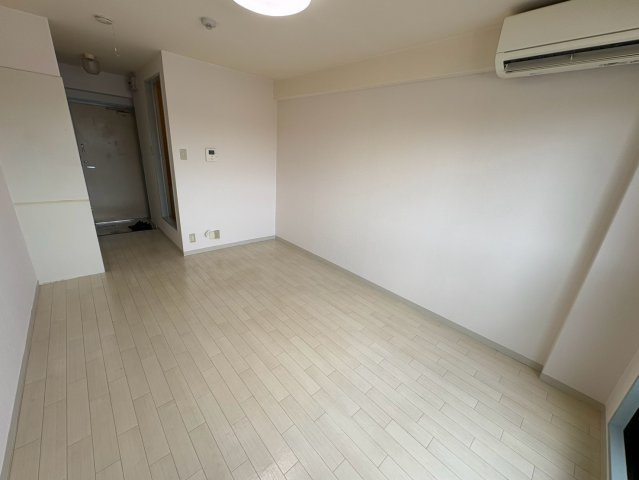 【洋室】 | シャイニ―・キューブ次屋