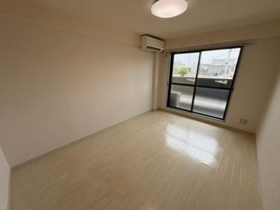 【洋室】 | シャイニ―・キューブ次屋