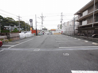 【駐車場】