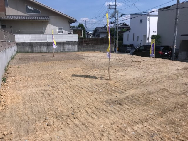 グラッド・タウン東香里園町の前面道路含む現地写真