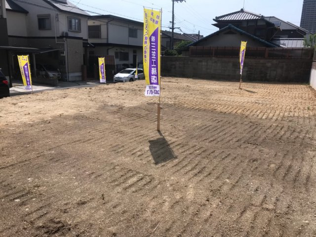 グラッド・タウン東香里園町の前面道路含む現地写真
