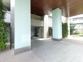 【エントランス】 | JR京浜東北線「新子安」駅徒歩5分の好立地！京急線「京急新子安」駅徒歩4分の2路線2駅利用可能と通勤・通学に便利！