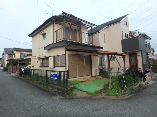 五月川鶴貸家の外観