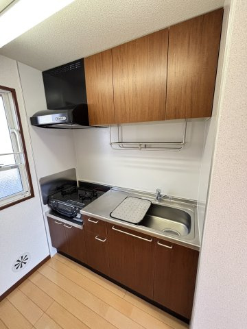 プラザコートのキッチン|写真は同建物の別部屋を参考に掲載しております。