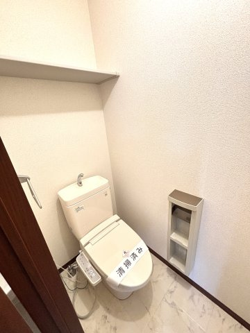 プラザコートのトイレ|写真は同建物の別部屋を参考に掲載しております。