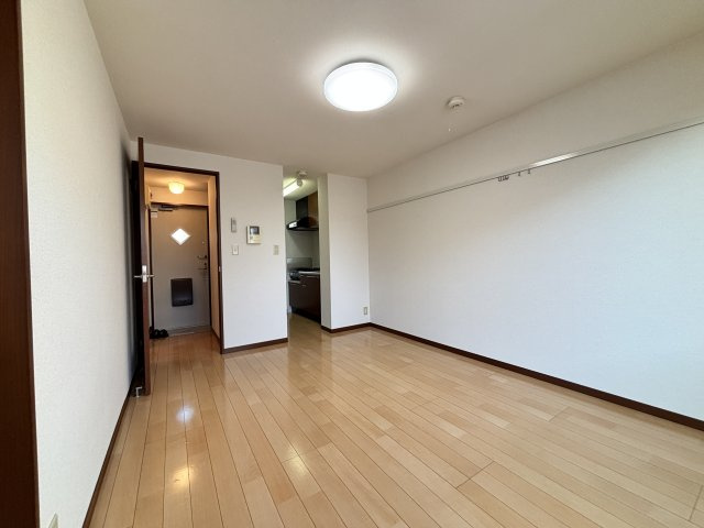 プラザコートの寝室|写真は同建物の別部屋を参考に掲載しております。