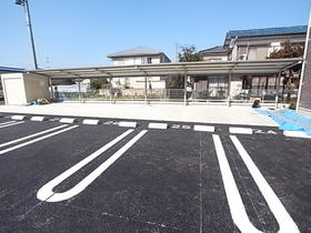 ジェルメＢの駐車場