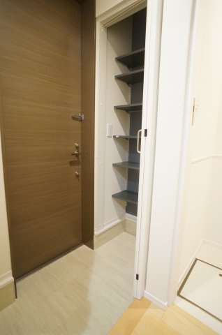 エルピーダの玄関