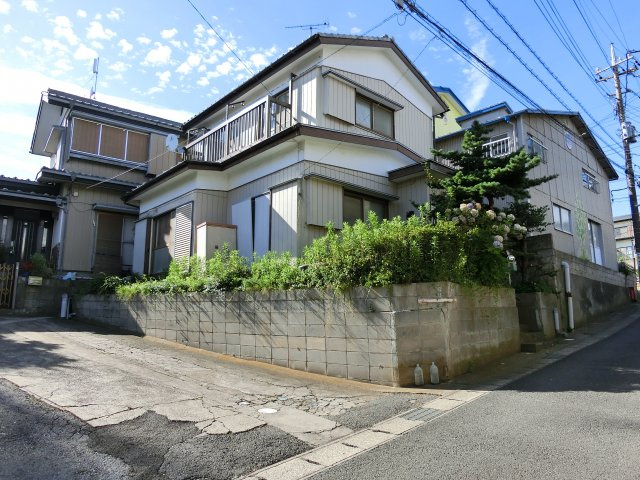 千葉市花見川区幕張町２丁目　中古戸建　の前面道路含む現地写真