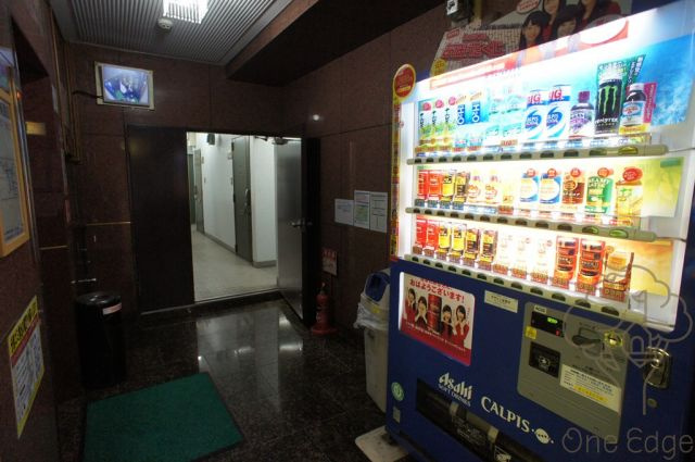 レアレア梅田2番館のロビー