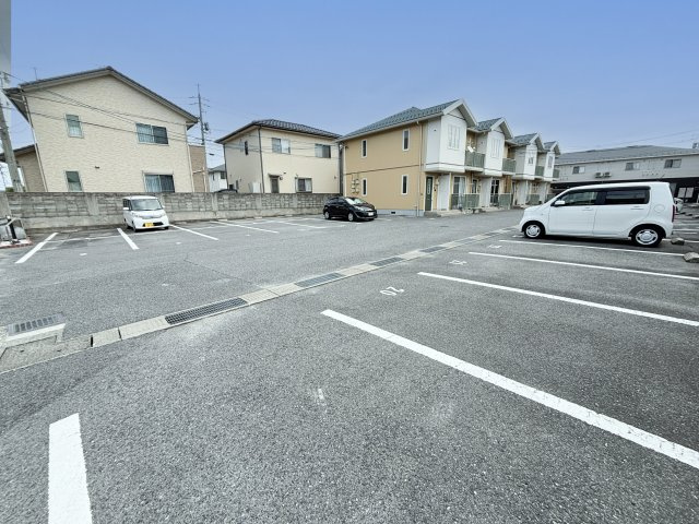 エスポワールⅡA棟の駐車場
