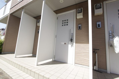 【エントランス】 | シャーメゾン秋山Ａ