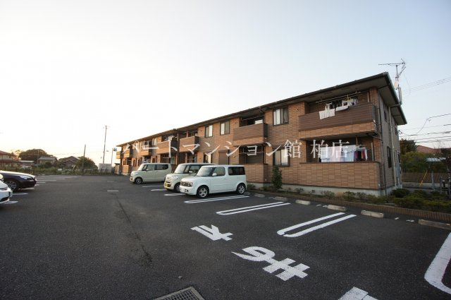ラ　ポワールⅡの駐車場