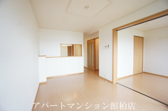 ラ　ポワールⅡの居間・リビング