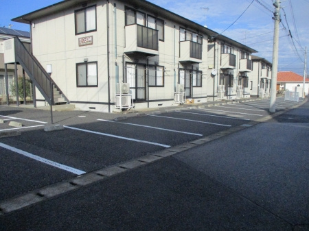 グリーンヒルズＩ棟の駐車場