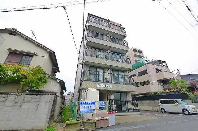 ライズマンションの外観