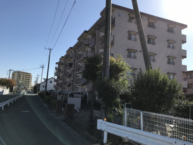 ニュー吹上サンハイツＡ棟の外観