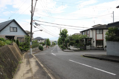 【周辺】 | 大津市日吉台3丁目25-19　売土地 | 前面道路を少し進めば琵琶湖が見えます