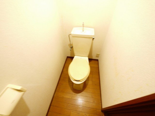 メゾンレイ天理のトイレ|シンプルで使いやすいトイレです