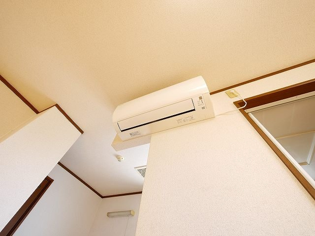メゾンレイ天理の設備|エアコン
