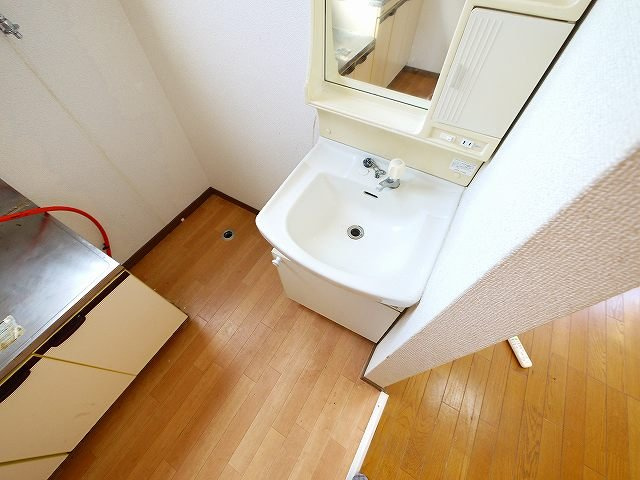 メゾンレイ天理の設備|室内洗濯機置き場