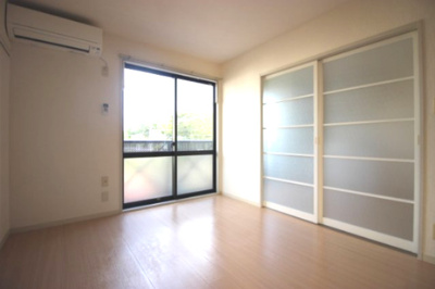 【居間・リビング】 | パークスクエア | 家具の配置のしやすいリビング