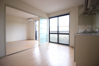 【内装】 | パークスクエア | 広く使えます