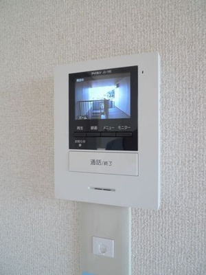 【セキュリティ】 | パークスクエア | 来客者の分かる安心ＴＶインターホン付いてます