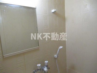 【浴室】 | ビリーヴドゥーエ（河内花園賃貸） | お風呂に鏡があります