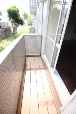 【バルコニー】 | ベルテ伊藤 | 日が当たるので、洗濯物も早く乾きますよ